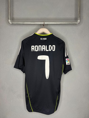 Real madrid cristiano - real, •