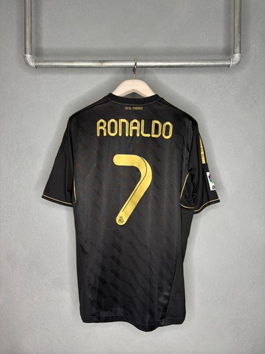 Real madrid cristiano - •,