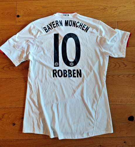 Bayern münchen 2010 2011 - bayern,